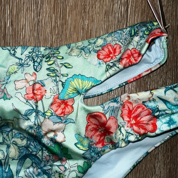 Victoria’s secret floral butterfly BOTTOMS only - Picture 13 of 16